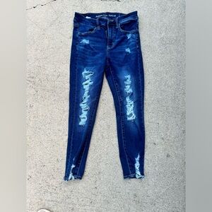 American Eagle distressed jeans size 6 x-short excellent condition